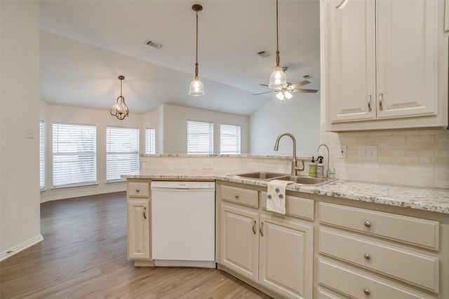 3212 Riverwood Drive, Fort Worth, TX 76116