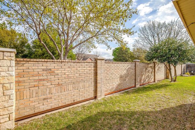 3212 Riverwood Drive, Fort Worth, TX 76116