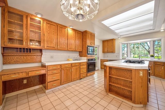 3557 Bankhead Rd, Loomis, CA 95650