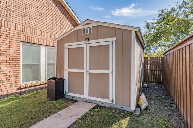 7801 Ivy Lane, Rowlett, TX 75089