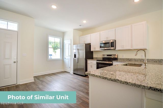 208 Sandy Cove Lane, Sneads Ferry, NC 28460