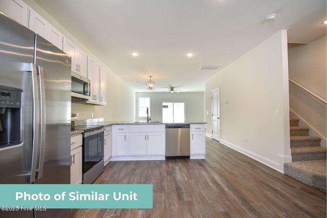 208 Sandy Cove Lane, Sneads Ferry, NC 28460