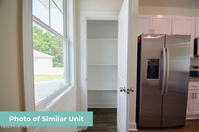 208 Sandy Cove Lane, Sneads Ferry, NC 28460