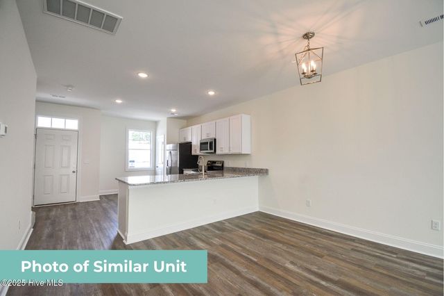 208 Sandy Cove Lane, Sneads Ferry, NC 28460