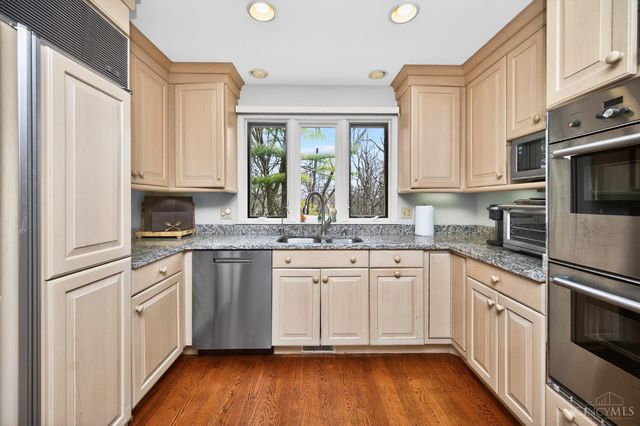 350 Pleasant Hill Drive, Wyoming, OH 45215