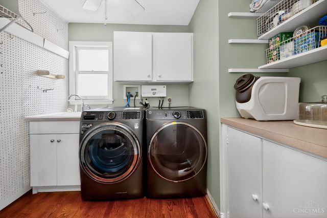 350 Pleasant Hill Drive, Wyoming, OH 45215