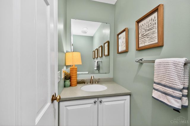 350 Pleasant Hill Drive, Wyoming, OH 45215