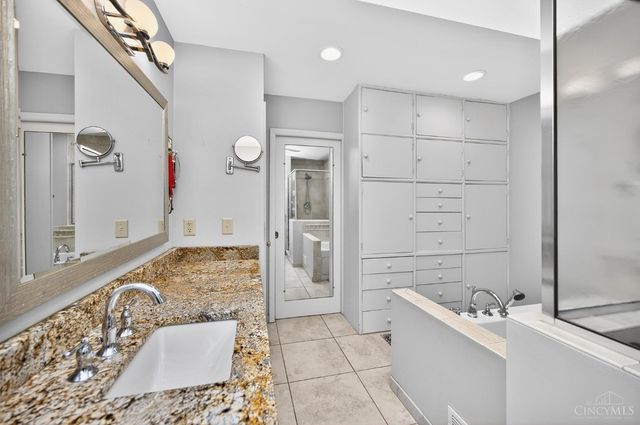 350 Pleasant Hill Drive, Wyoming, OH 45215