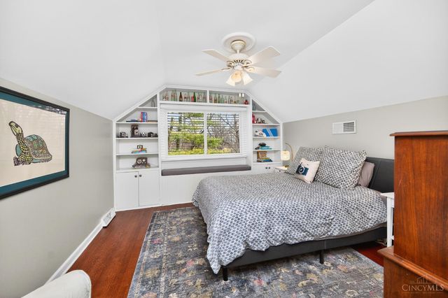 350 Pleasant Hill Drive, Wyoming, OH 45215