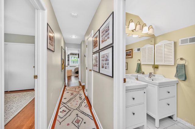 350 Pleasant Hill Drive, Wyoming, OH 45215