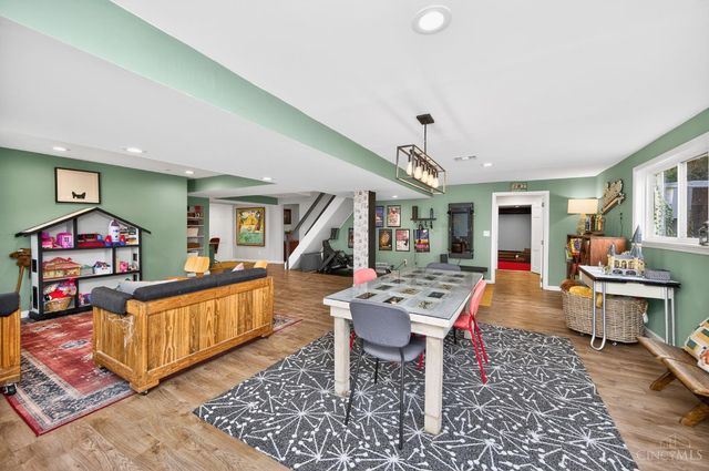 350 Pleasant Hill Drive, Wyoming, OH 45215