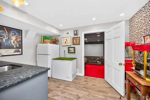 350 Pleasant Hill Drive, Wyoming, OH 45215