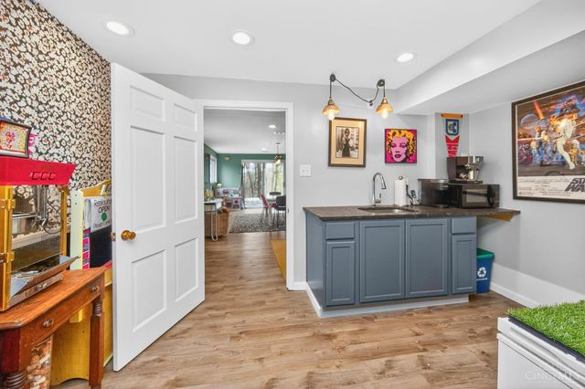 350 Pleasant Hill Drive, Wyoming, OH 45215