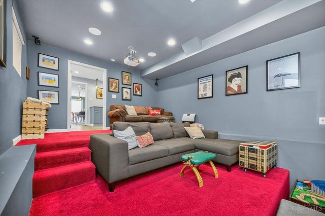 350 Pleasant Hill Drive, Wyoming, OH 45215