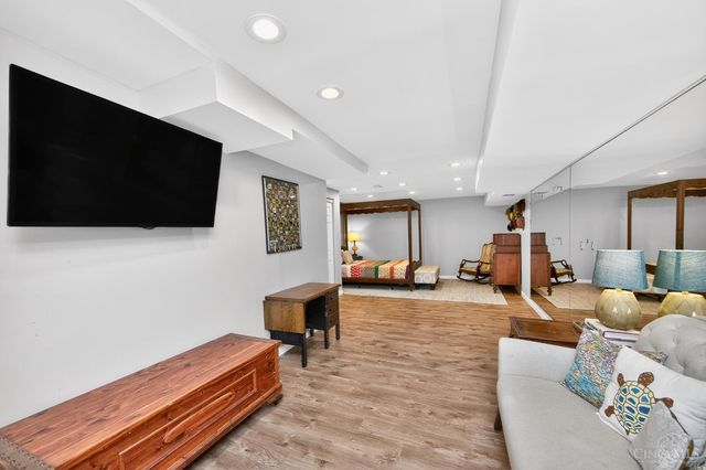 350 Pleasant Hill Drive, Wyoming, OH 45215