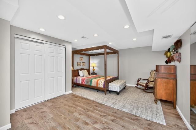 350 Pleasant Hill Drive, Wyoming, OH 45215