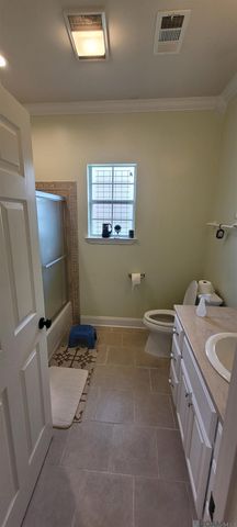 1142 Pompey Dr, Baton Rouge, LA 70816