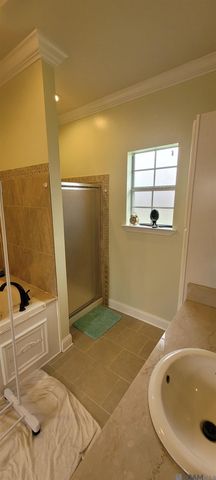 1142 Pompey Dr, Baton Rouge, LA 70816