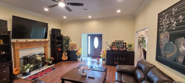 1142 Pompey Dr, Baton Rouge, LA 70816