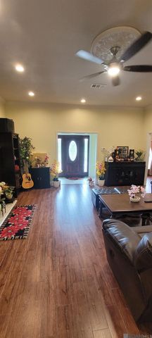 1142 Pompey Dr, Baton Rouge, LA 70816