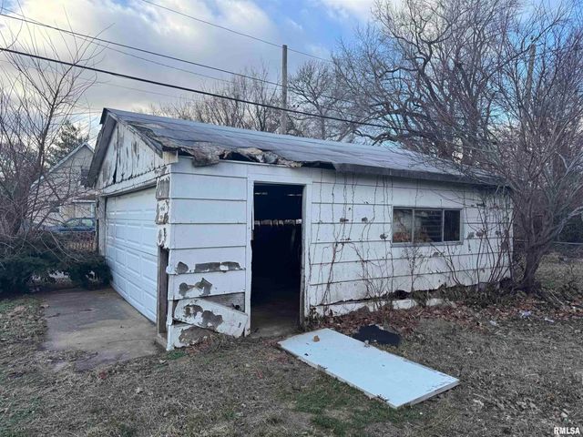 253 White City Boulevard, Springfield, IL 62703