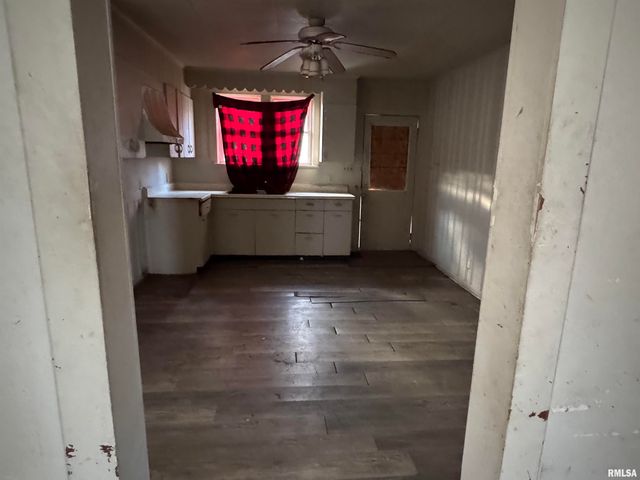 253 White City Boulevard, Springfield, IL 62703