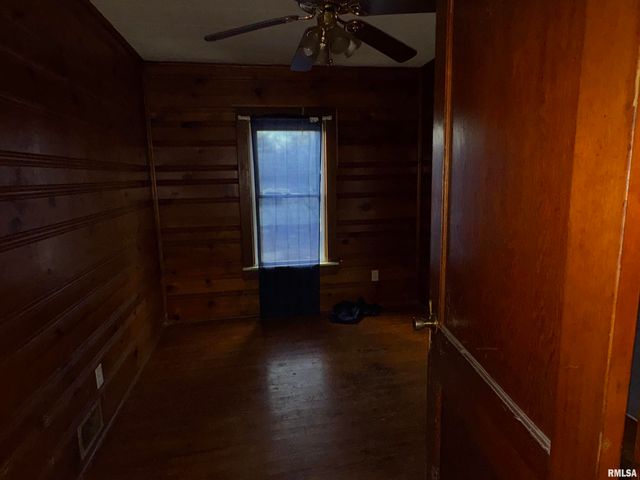 253 White City Boulevard, Springfield, IL 62703