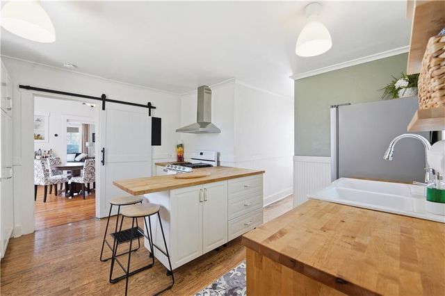 3121 Grand Avenue, Kansas City, MO 64111