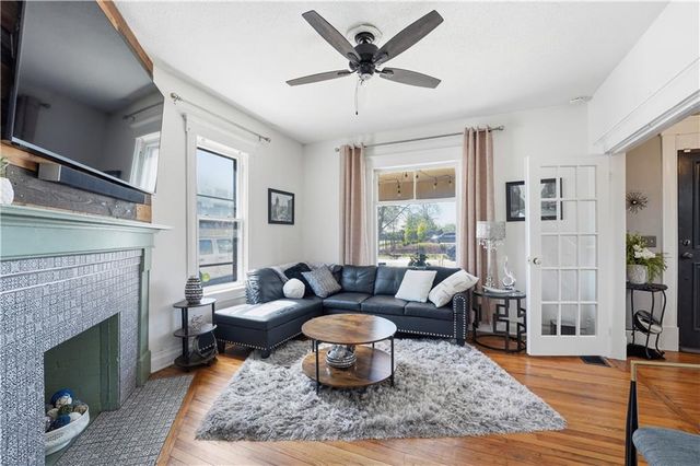 3121 Grand Avenue, Kansas City, MO 64111