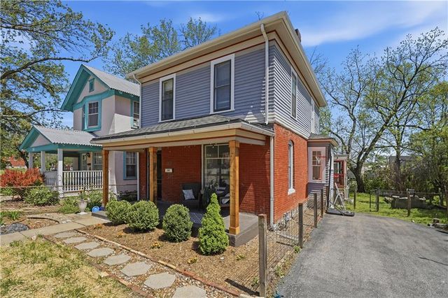 3121 Grand Avenue, Kansas City, MO 64111