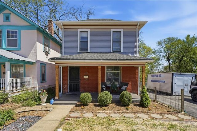 3121 Grand Avenue, Kansas City, MO 64111