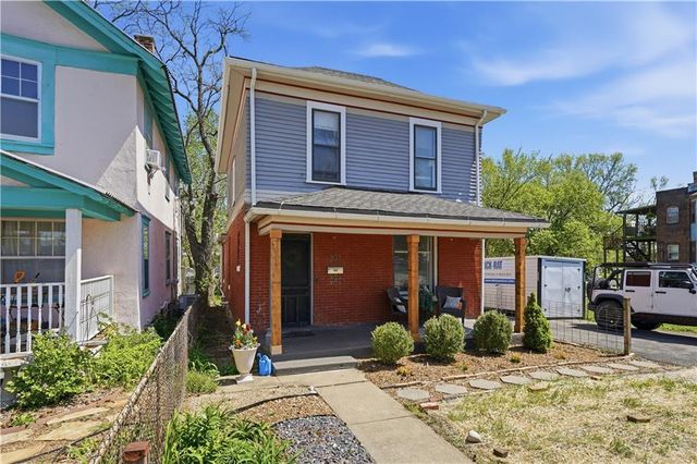 3121 Grand Avenue, Kansas City, MO 64111