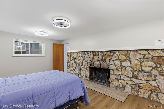 1392 Maple Grove Road, Lapeer, MI 48446