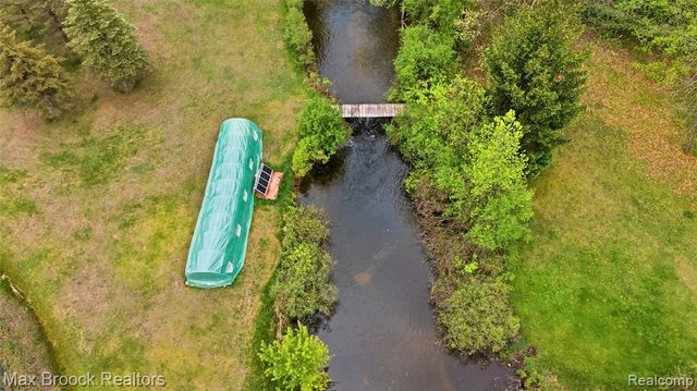 1392 Maple Grove Road, Lapeer, MI 48446