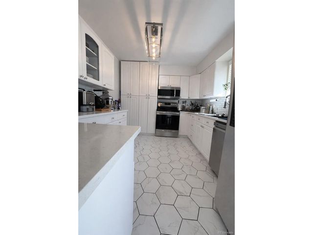 724 S Flamingo Ct, Denver, CO 80246