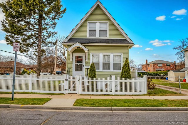 38 Lehrer Avenue, Elmont, NY 11003