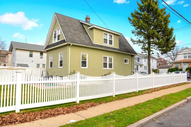 38 Lehrer Avenue, Elmont, NY 11003