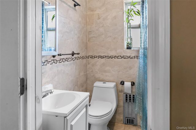 38 Lehrer Avenue, Elmont, NY 11003