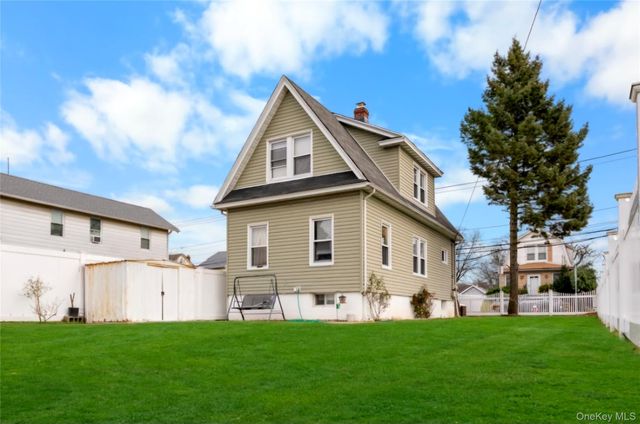 38 Lehrer Avenue, Elmont, NY 11003