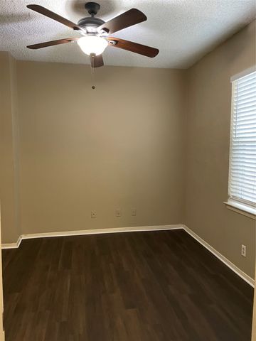 902 W Hickory Street 3, Denton, TX 76201