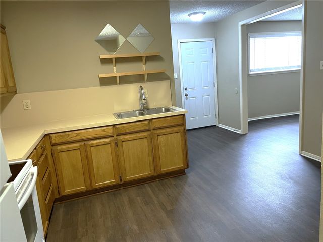 902 W Hickory Street 3, Denton, TX 76201