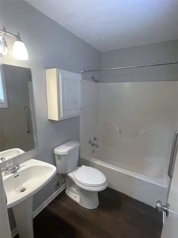 902 W Hickory Street 3, Denton, TX 76201