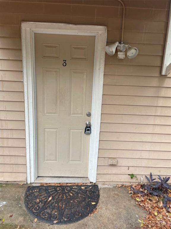 902 W Hickory Street 3, Denton, TX 76201