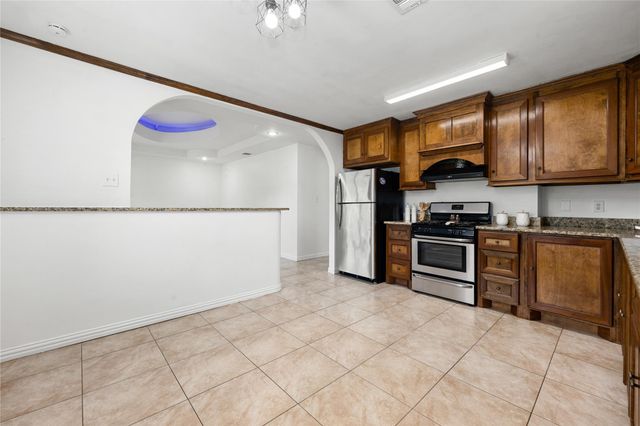 650 County Road 3404, Cleveland, TX 77327