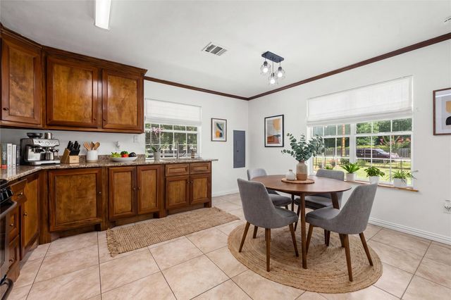 650 County Road 3404, Cleveland, TX 77327