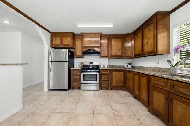 650 County Road 3404, Cleveland, TX 77327