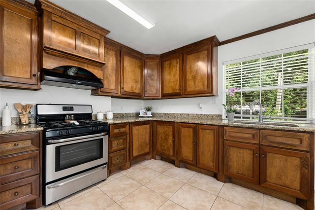 650 County Road 3404, Cleveland, TX 77327