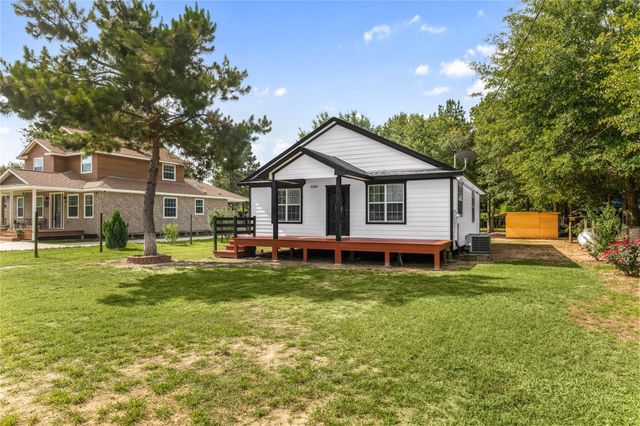 650 County Road 3404, Cleveland, TX 77327