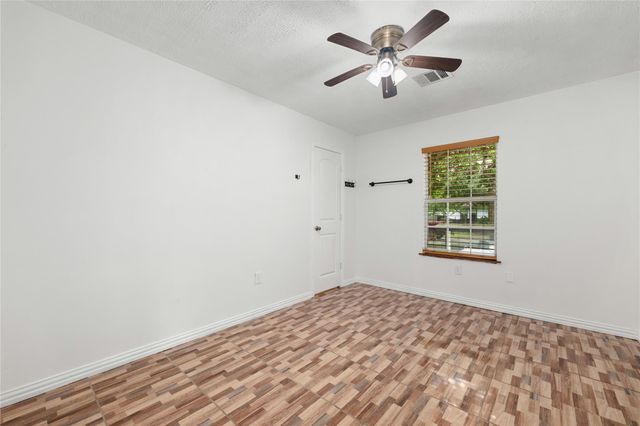 650 County Road 3404, Cleveland, TX 77327