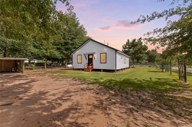650 County Road 3404, Cleveland, TX 77327